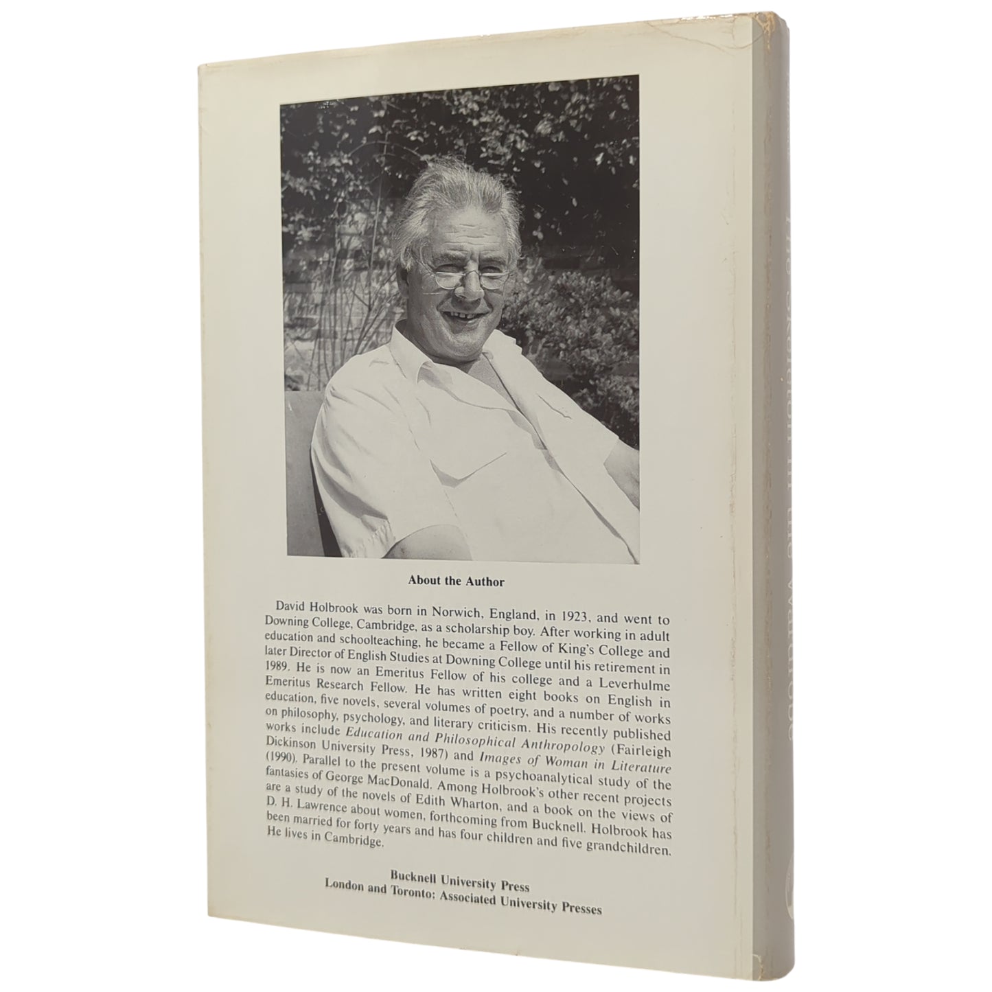 The Skeleton in the Wardrobe - C. S. Lewis's Fantasies: A Phenomenological Study