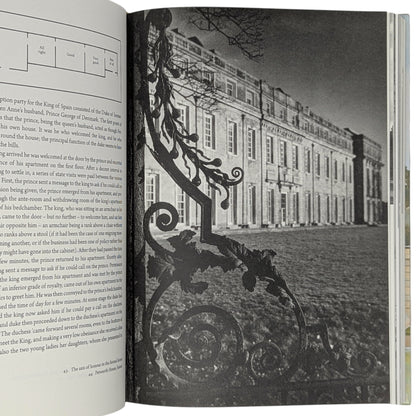 Life in the English Country House: A Social and Architectural History